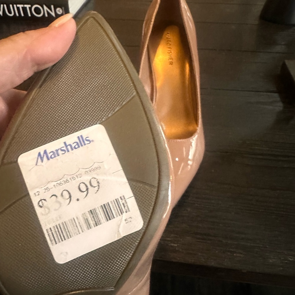 Brand New Marc Fisher Women's Codie Pump🤎 Exclusive - Picture 3 of 3